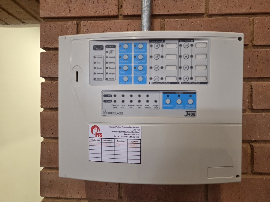 To Let commercial Property for Rent in Louwlardia Gauteng