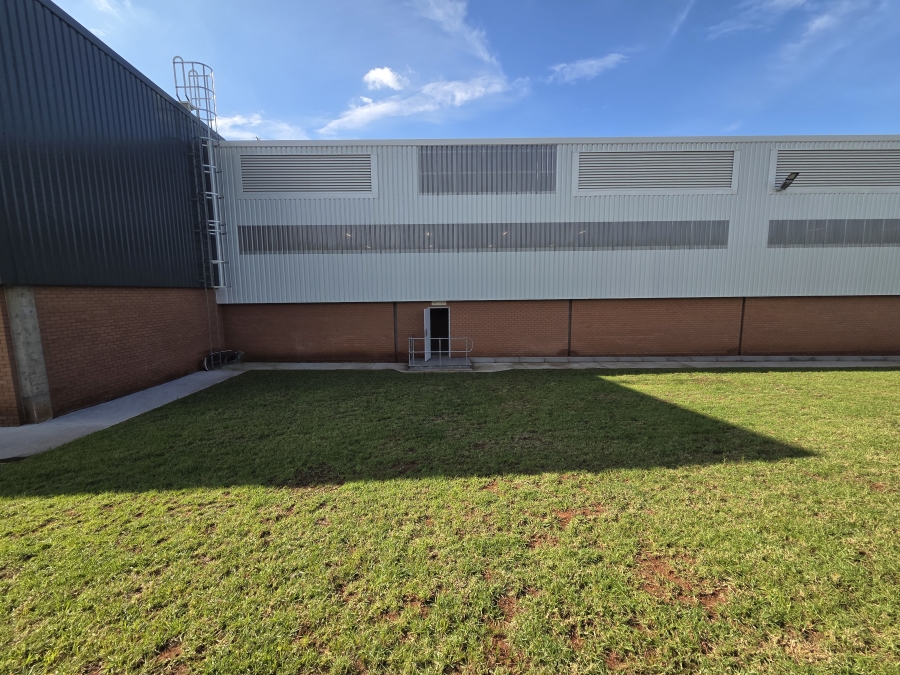 To Let commercial Property for Rent in Louwlardia Gauteng