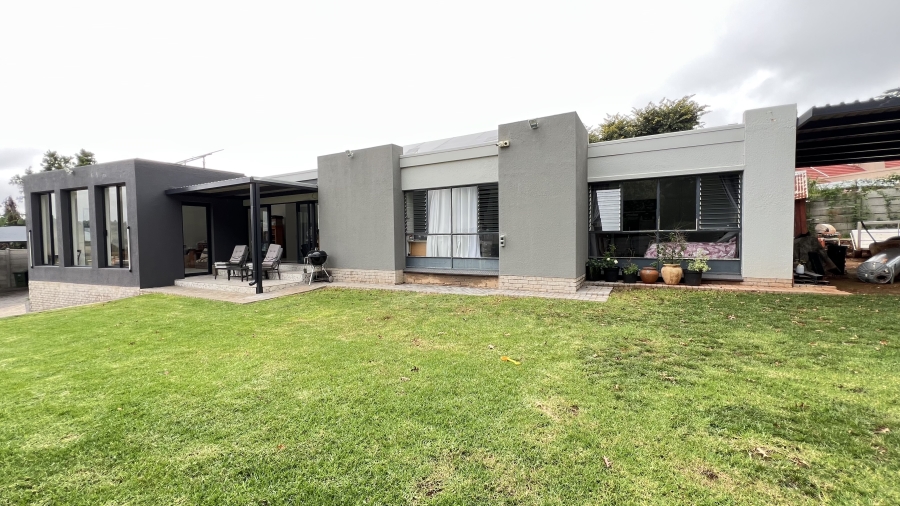 4 Bedroom Property for Sale in Noordheuwel Gauteng