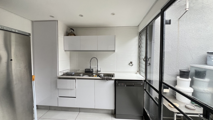 4 Bedroom Property for Sale in Noordheuwel Gauteng
