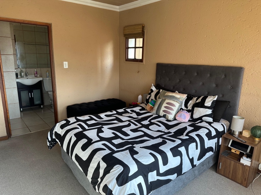 2 Bedroom Property for Sale in Dowerglen Ext 4 Gauteng