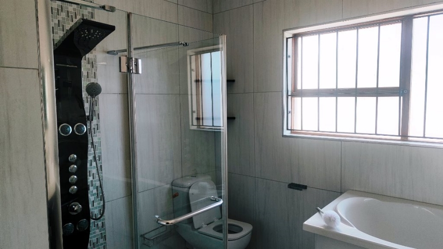 4 Bedroom Property for Sale in Amandasig Gauteng