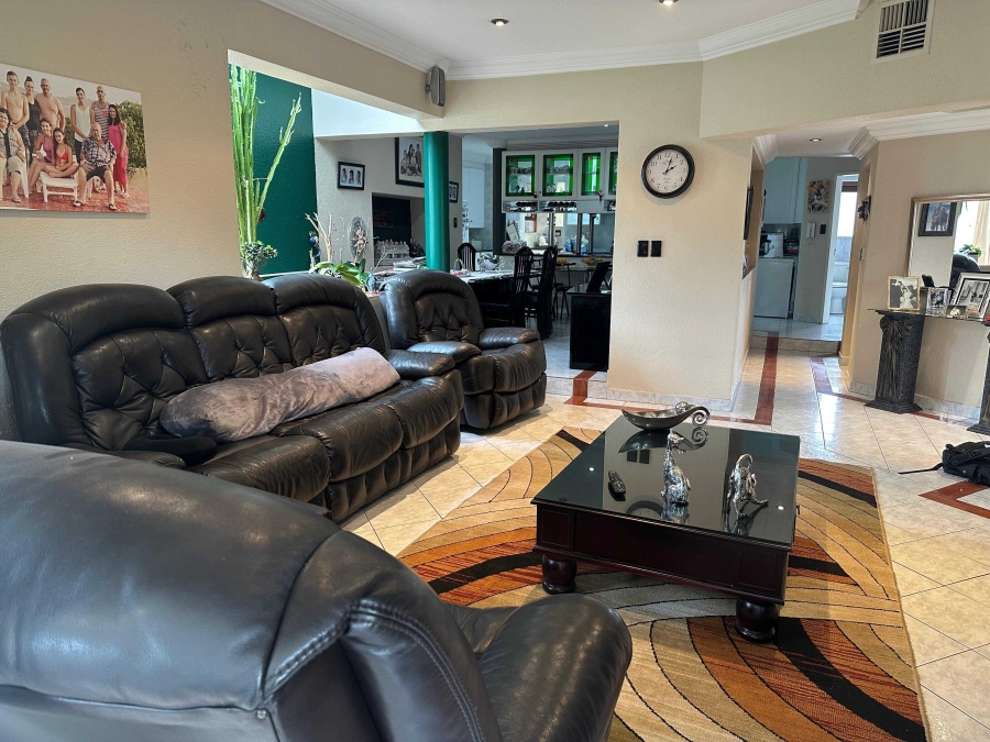 4 Bedroom Property for Sale in Marais Steyn Park Gauteng