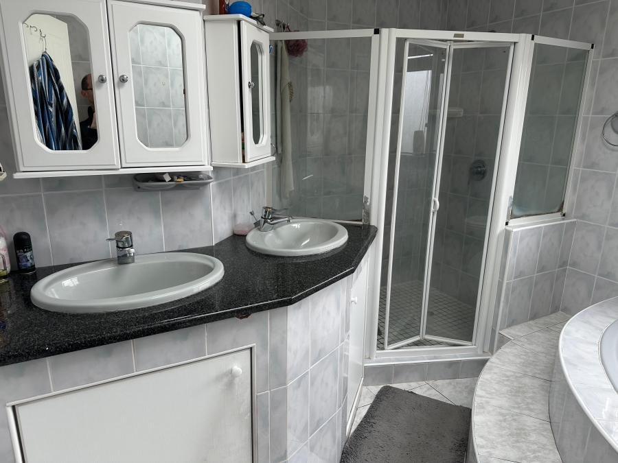 4 Bedroom Property for Sale in Marais Steyn Park Gauteng