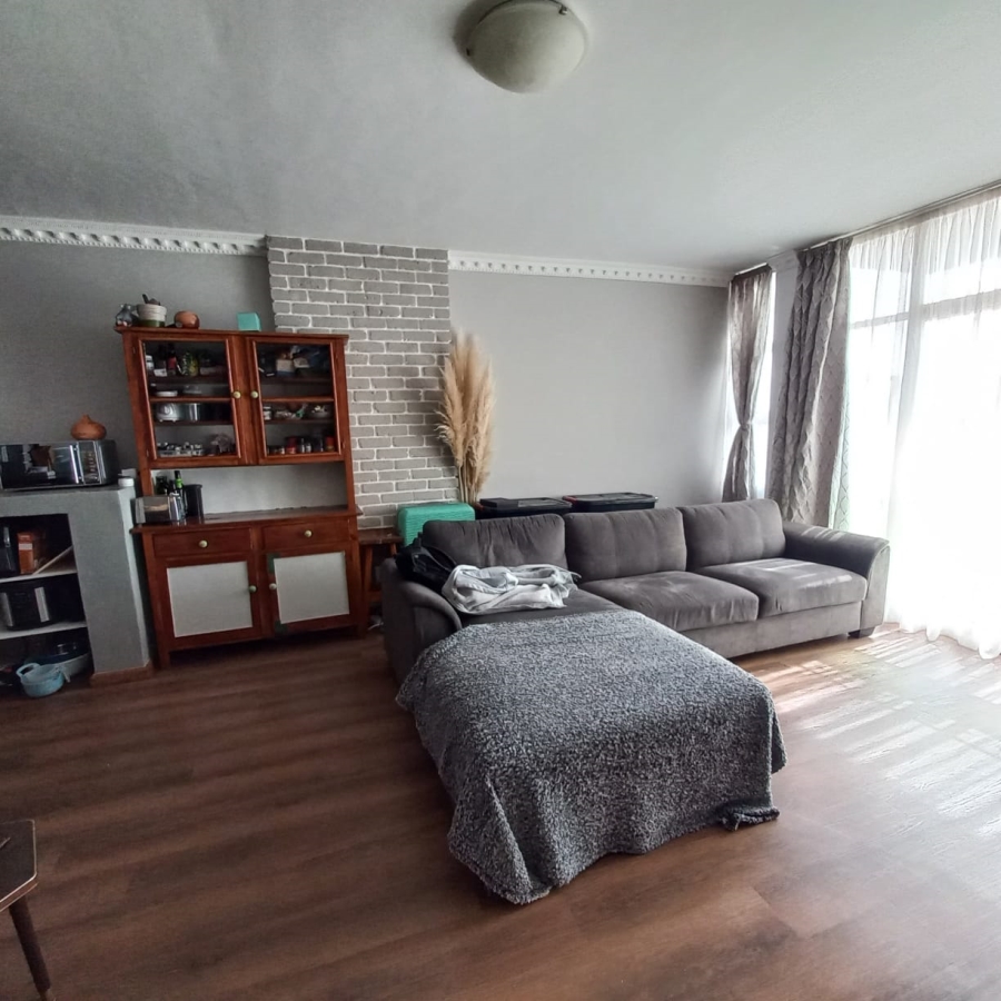 2 Bedroom Property for Sale in Honeyhills Gauteng