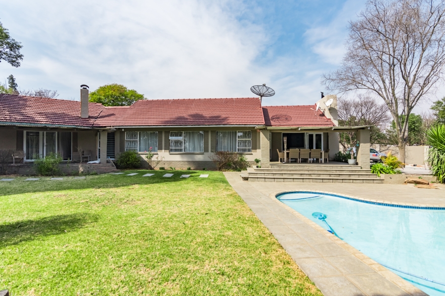 4 Bedroom Property for Sale in Buccleuch Gauteng