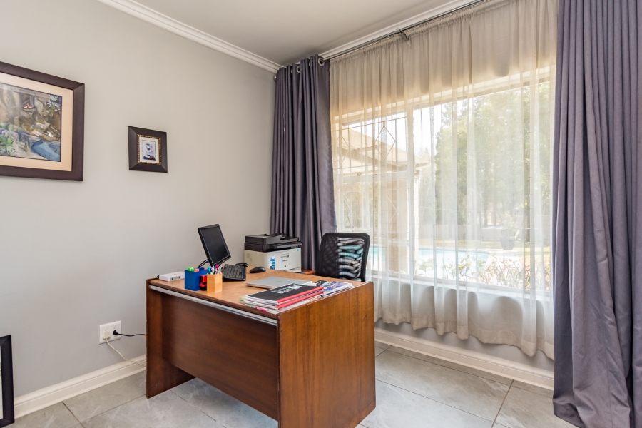 4 Bedroom Property for Sale in Buccleuch Gauteng