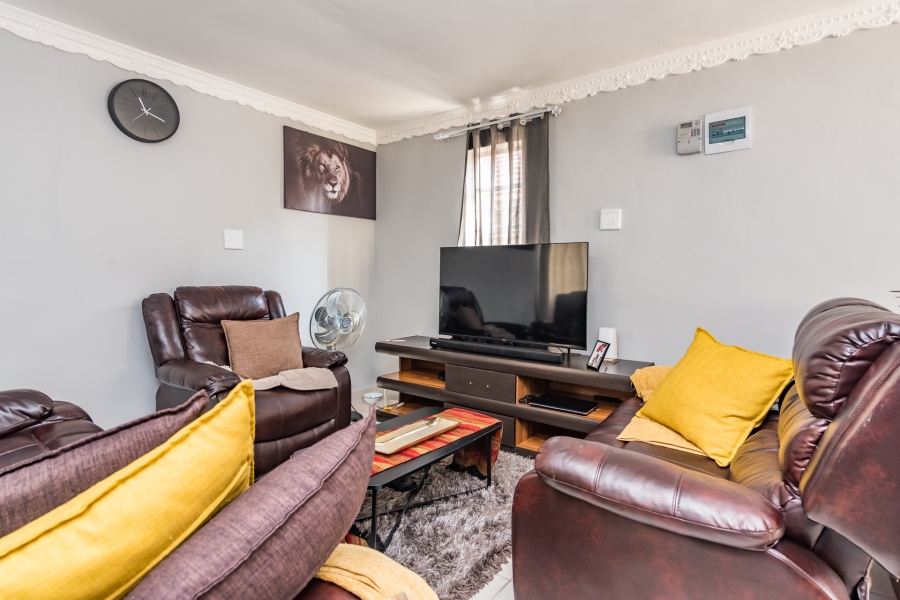 4 Bedroom Property for Sale in Buccleuch Gauteng