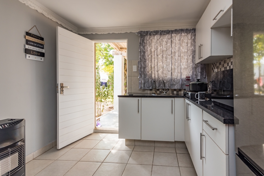 4 Bedroom Property for Sale in Buccleuch Gauteng