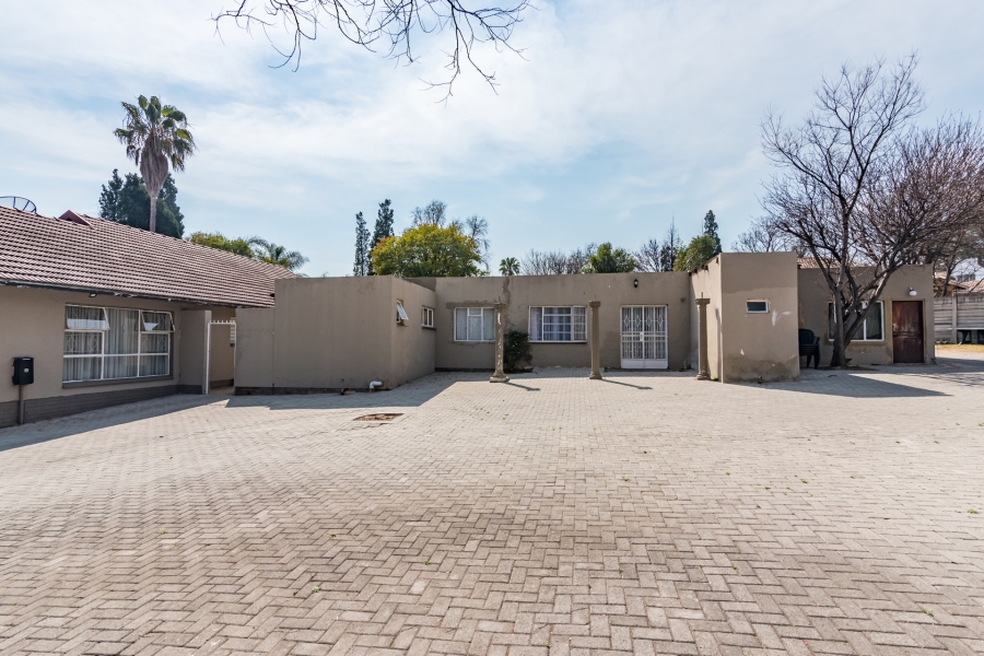 4 Bedroom Property for Sale in Buccleuch Gauteng