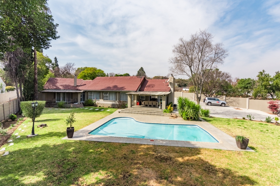 4 Bedroom Property for Sale in Buccleuch Gauteng