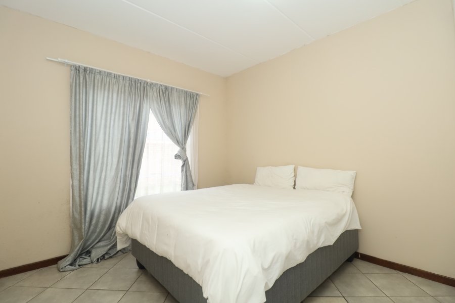 2 Bedroom Property for Sale in Honeypark Gauteng