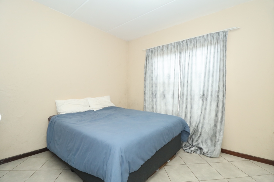 2 Bedroom Property for Sale in Honeypark Gauteng