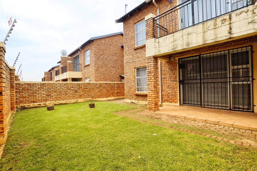 2 Bedroom Property for Sale in Honeypark Gauteng