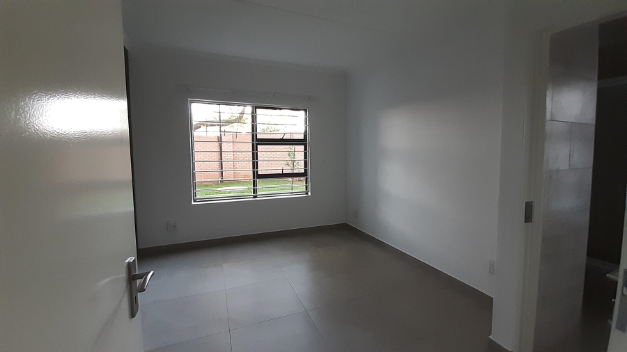To Let 2 Bedroom Property for Rent in Bryanston Gauteng