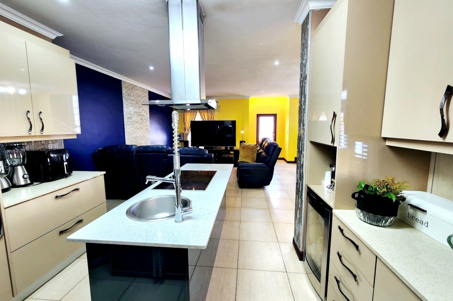 5 Bedroom Property for Sale in Celtisdal Gauteng