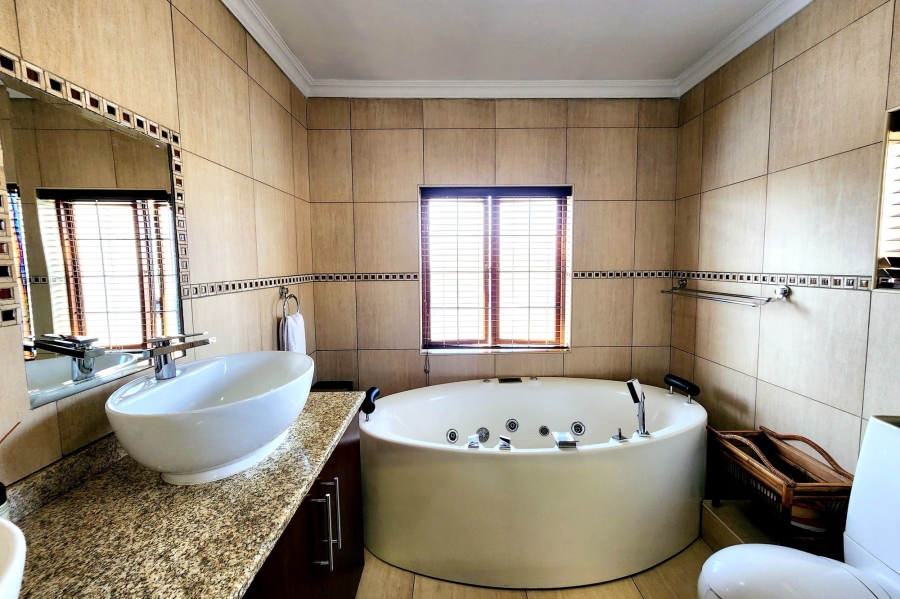 5 Bedroom Property for Sale in Celtisdal Gauteng