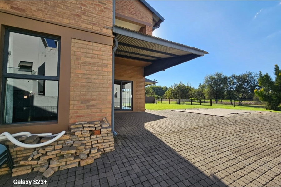 5 Bedroom Property for Sale in Theresa Park Gauteng