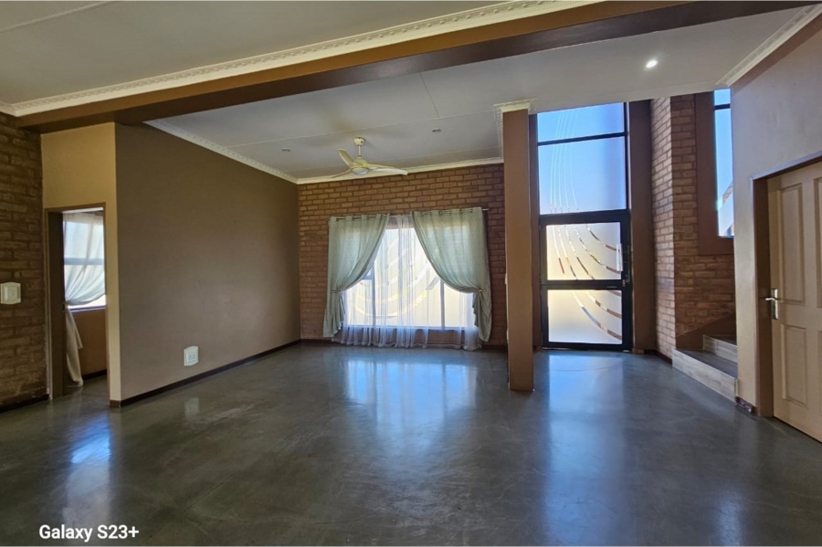 5 Bedroom Property for Sale in Theresa Park Gauteng