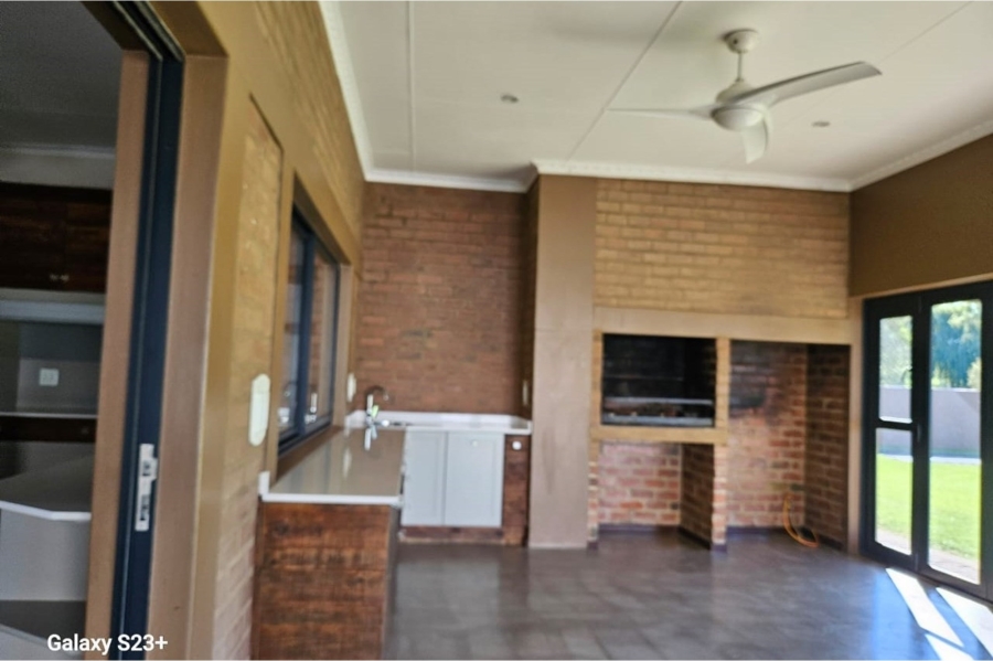5 Bedroom Property for Sale in Theresa Park Gauteng