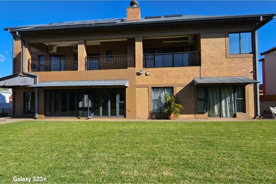 5 Bedroom Property for Sale in Theresa Park Gauteng