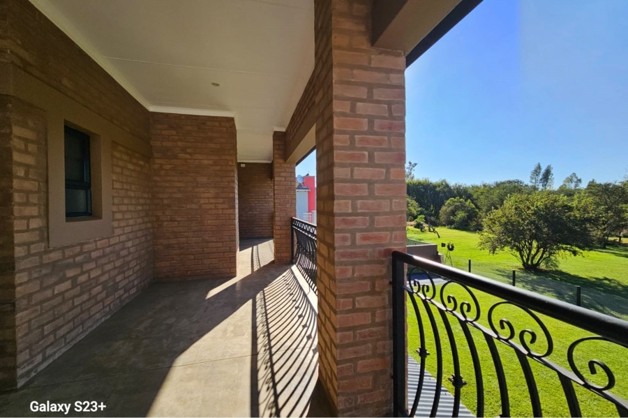 5 Bedroom Property for Sale in Theresa Park Gauteng