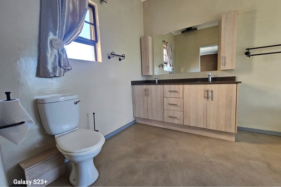 5 Bedroom Property for Sale in Theresa Park Gauteng