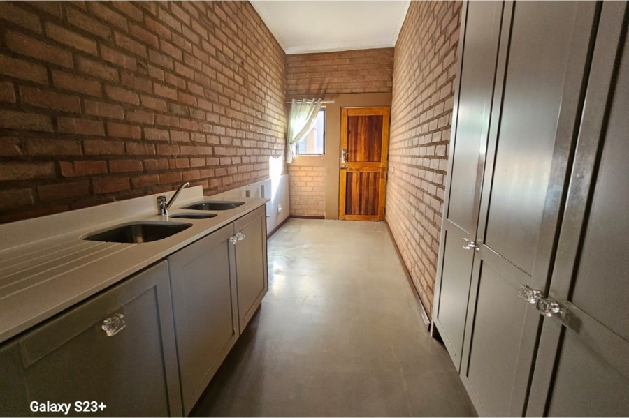 5 Bedroom Property for Sale in Theresa Park Gauteng