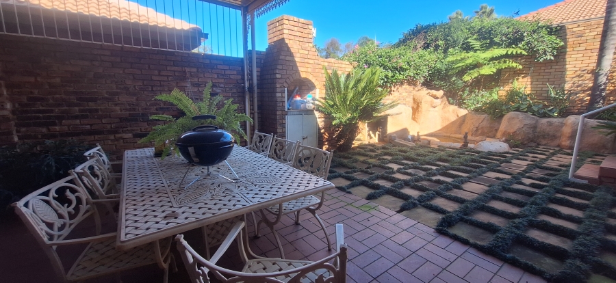 3 Bedroom Property for Sale in Noordheuwel Gauteng