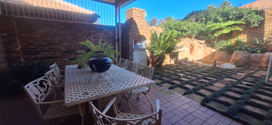 3 Bedroom Property for Sale in Noordheuwel Gauteng