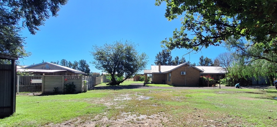5 Bedroom Property for Sale in Mullerstuine Gauteng