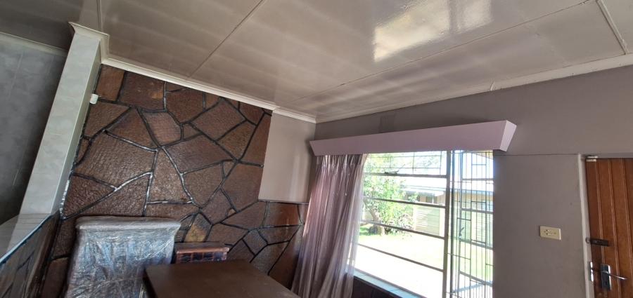 5 Bedroom Property for Sale in Mullerstuine Gauteng