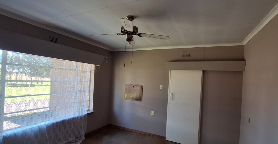 5 Bedroom Property for Sale in Mullerstuine Gauteng
