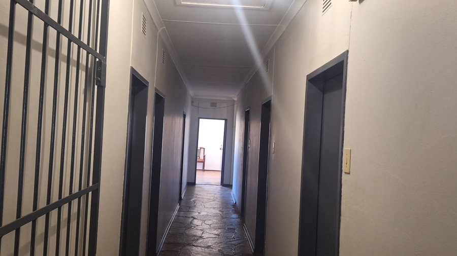5 Bedroom Property for Sale in Mullerstuine Gauteng
