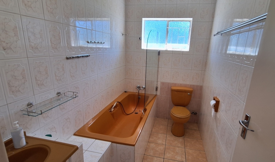 5 Bedroom Property for Sale in Mullerstuine Gauteng