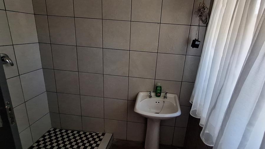 5 Bedroom Property for Sale in Mullerstuine Gauteng