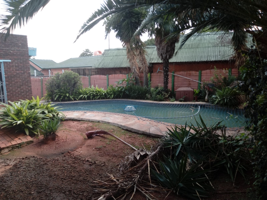 5 Bedroom Property for Sale in Birch Acres Gauteng
