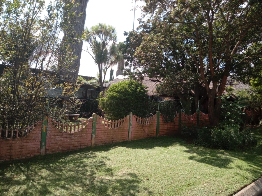 5 Bedroom Property for Sale in Birch Acres Gauteng