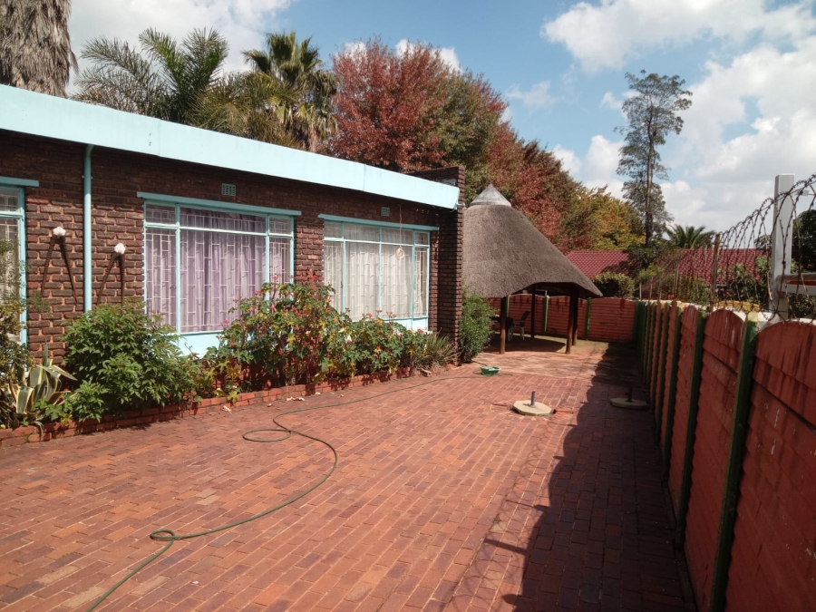5 Bedroom Property for Sale in Birch Acres Gauteng