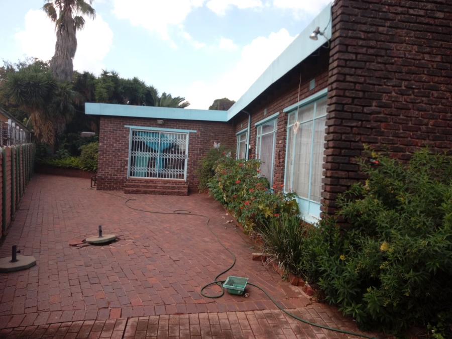 5 Bedroom Property for Sale in Birch Acres Gauteng