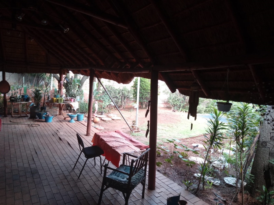 5 Bedroom Property for Sale in Birch Acres Gauteng