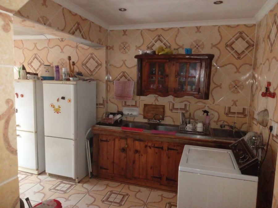 5 Bedroom Property for Sale in Birch Acres Gauteng