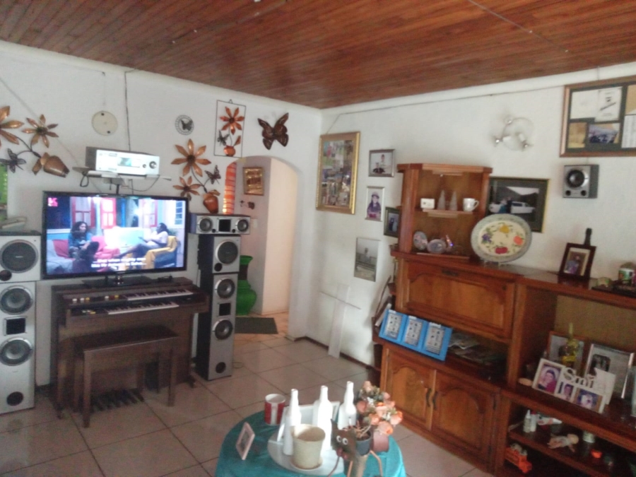 5 Bedroom Property for Sale in Birch Acres Gauteng