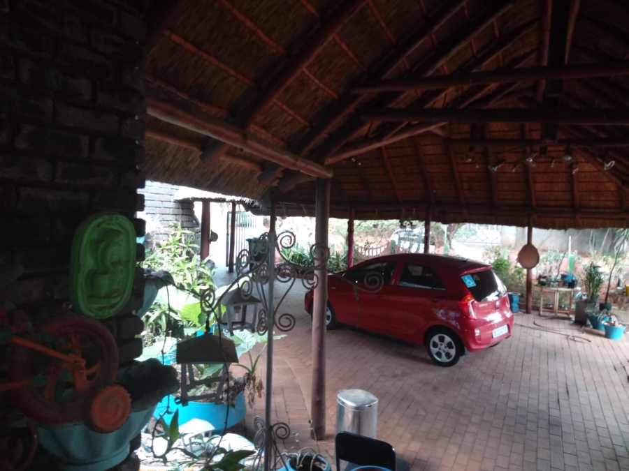 5 Bedroom Property for Sale in Birch Acres Gauteng