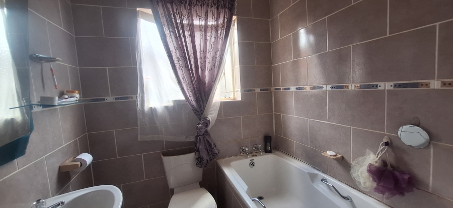 5 Bedroom Property for Sale in Krugersdorp West Gauteng
