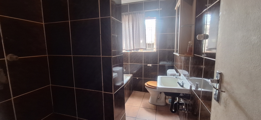 5 Bedroom Property for Sale in Krugersdorp West Gauteng