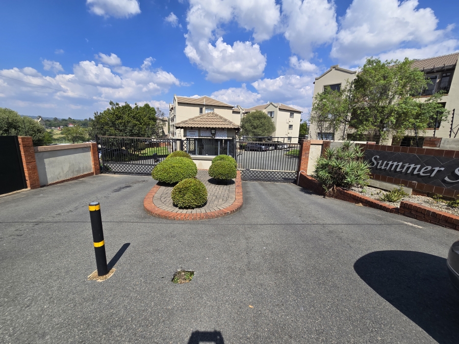 2 Bedroom Property for Sale in Bloubosrand Gauteng