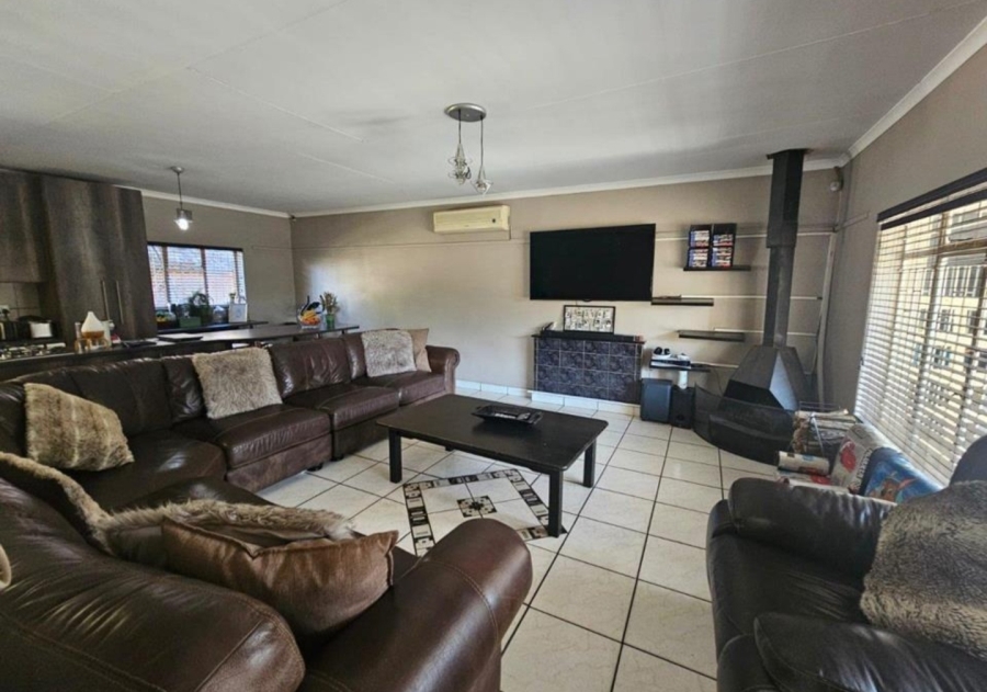 3 Bedroom Property for Sale in Vanderbijlpark SW 5 Gauteng
