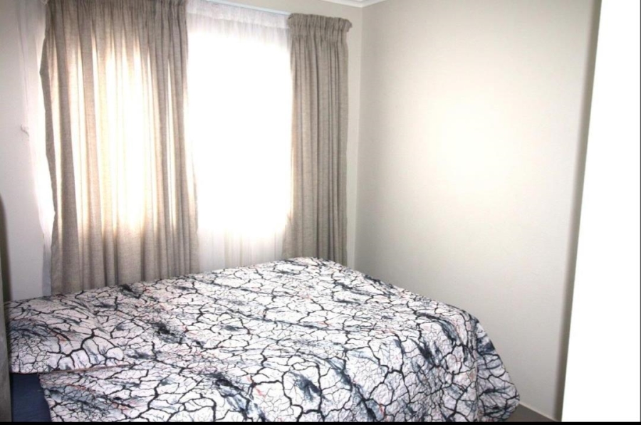 To Let 3 Bedroom Property for Rent in Little Falls Gauteng