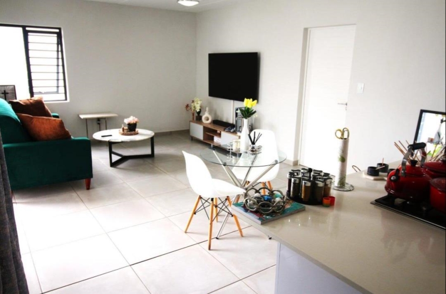 To Let 3 Bedroom Property for Rent in Little Falls Gauteng